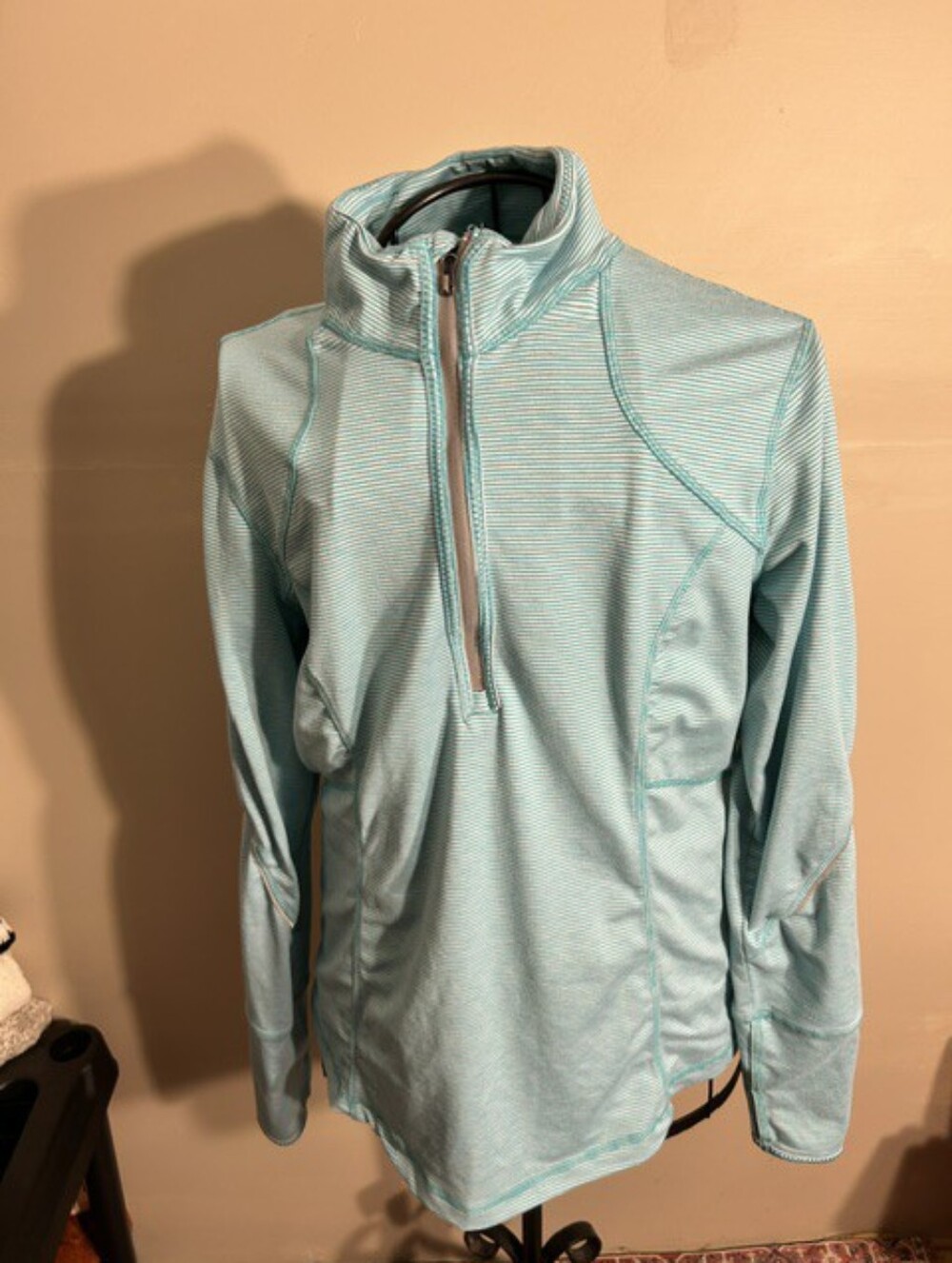 athletic size large tee t shirt work out gym soft womens long sleeve teal